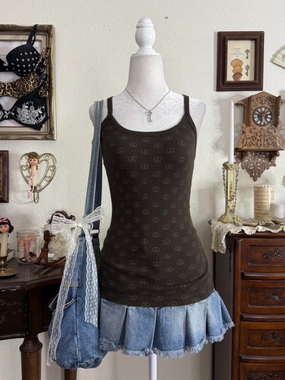 2010s scenecore girly grunge brown and green peace sign print cami